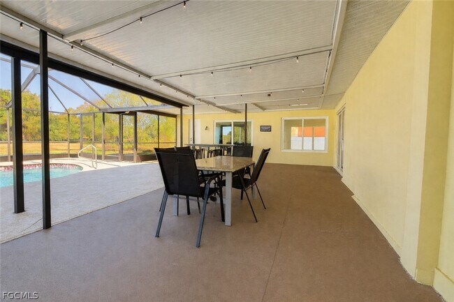 Building Photo - 1458 Alwynne Dr N