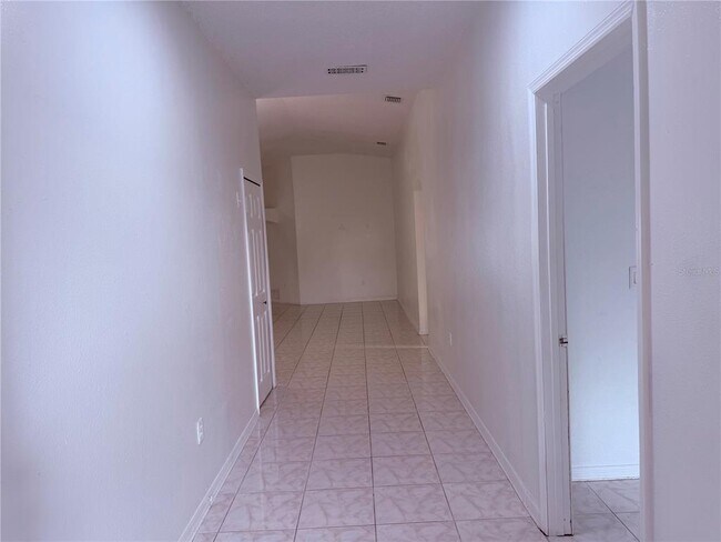 Building Photo - 161 China Berry Cir