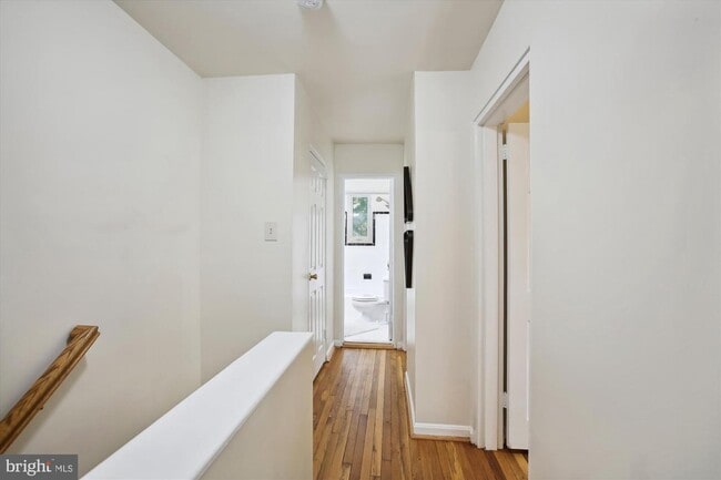 Building Photo - 127 Dale St