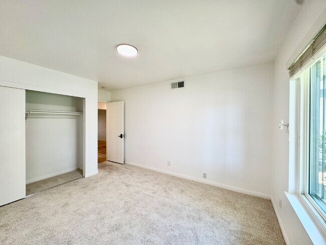 Building Photo - $500 Off! Fully Remodeled Home Near The St...