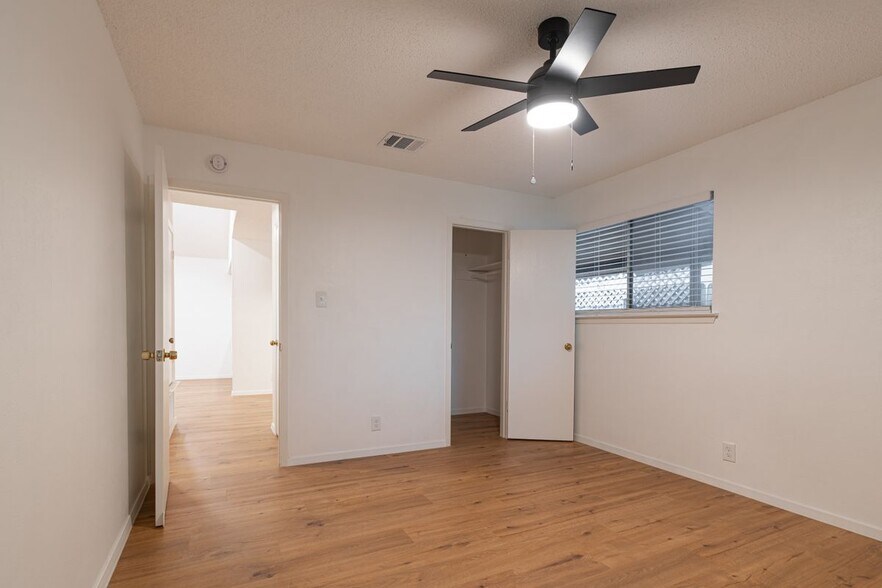 Building Photo - 100 Nicole Cove