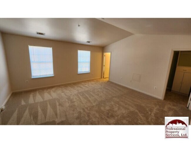 Building Photo - Beautiful 3 Level Townhouse In The Heart Of Frederick!