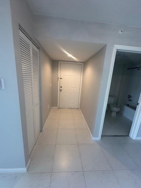 Building Photo - 141 SW Palm Dr