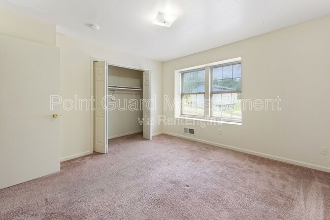 Building Photo - 955 Leroy St