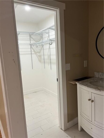Building Photo - 2799 Brookcliff Landing NE