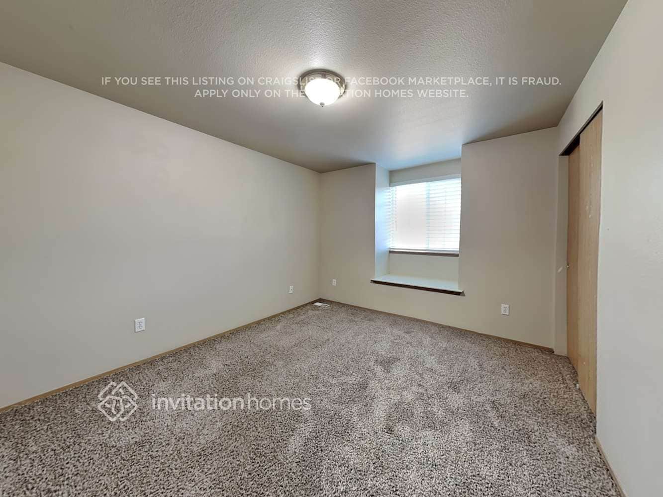 Building Photo - 14904 Woodland Ave E