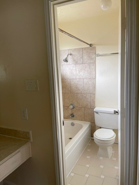 Building Photo - 6604 Belcamp Dr