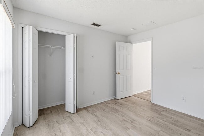 Building Photo - 210 Pine Cone Dr