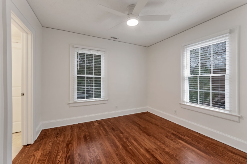 Building Photo - 624 Stokeswood Ave SE