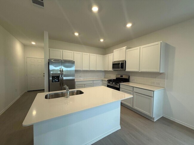 Building Photo - 109 Imola St