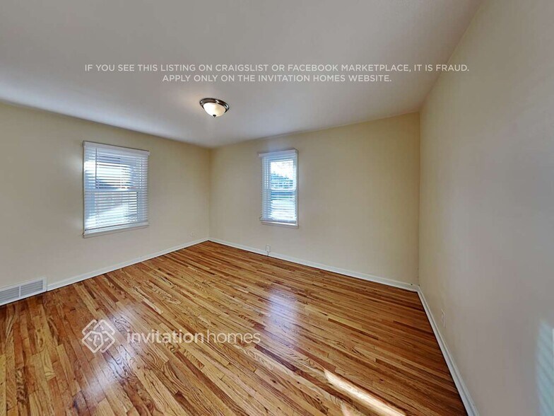 Building Photo - 1159 W Marion St