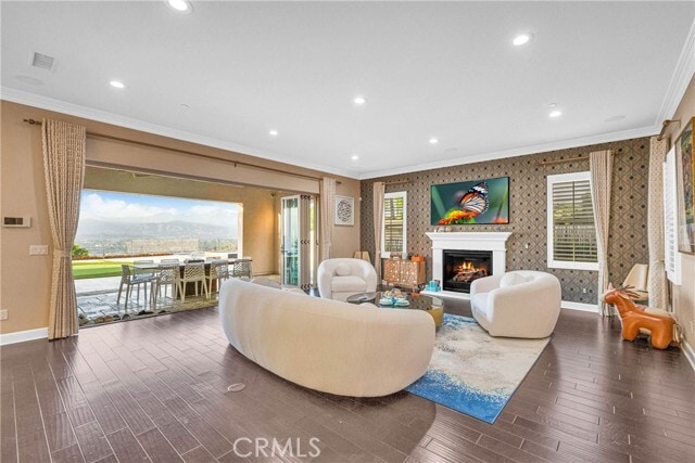 Building Photo - 1232 Inspiration