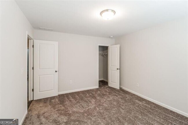 Building Photo - 4525 Sandy Creek Dr