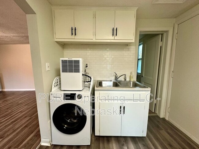 Building Photo - 2046 N 69th St