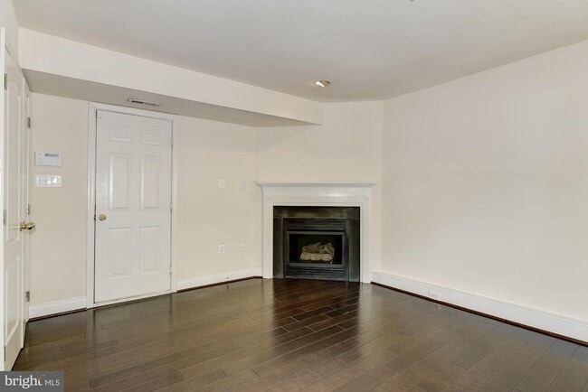 Building Photo - 122 Elmcroft Blvd