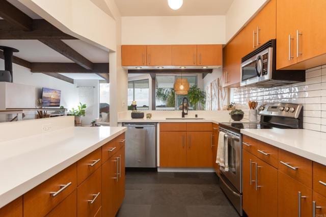 Building Photo - 2311 Caringa Way