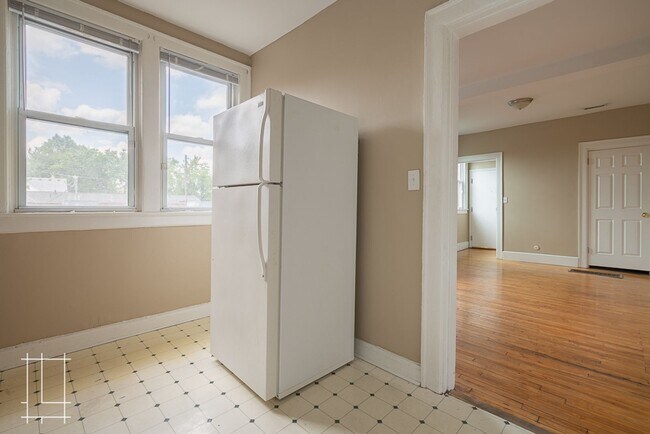 Building Photo - 2487-2491 Summit St.