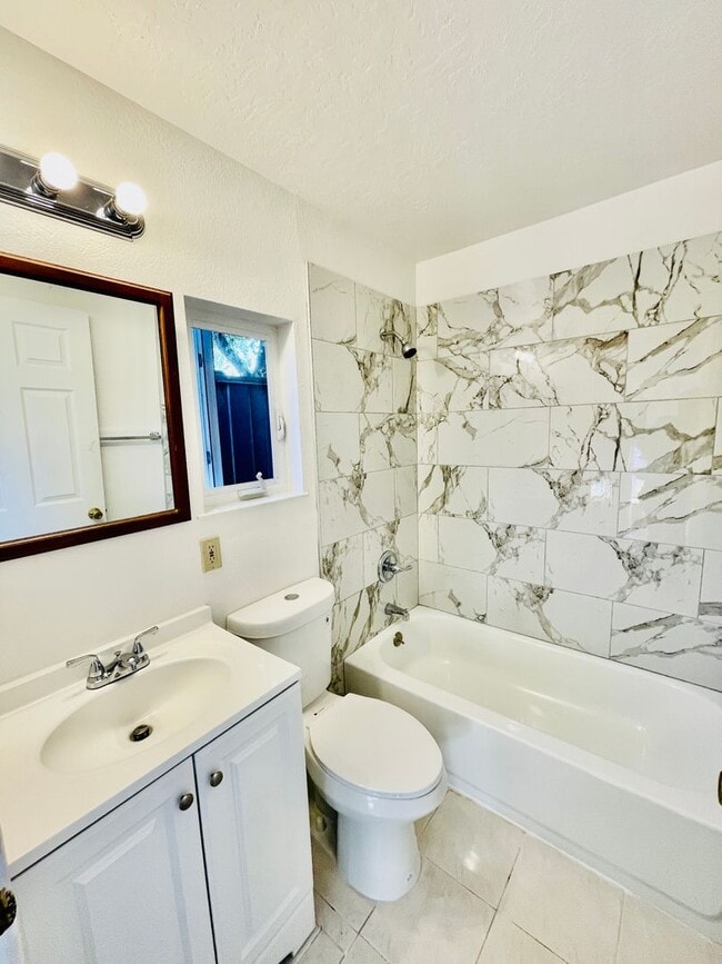 Building Photo - 24 Coronado Ave