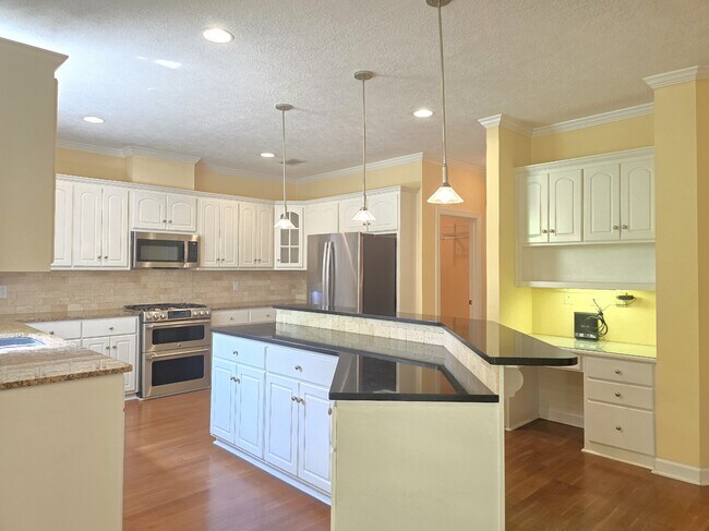 Building Photo - 932-p932 Windmill Pkwy