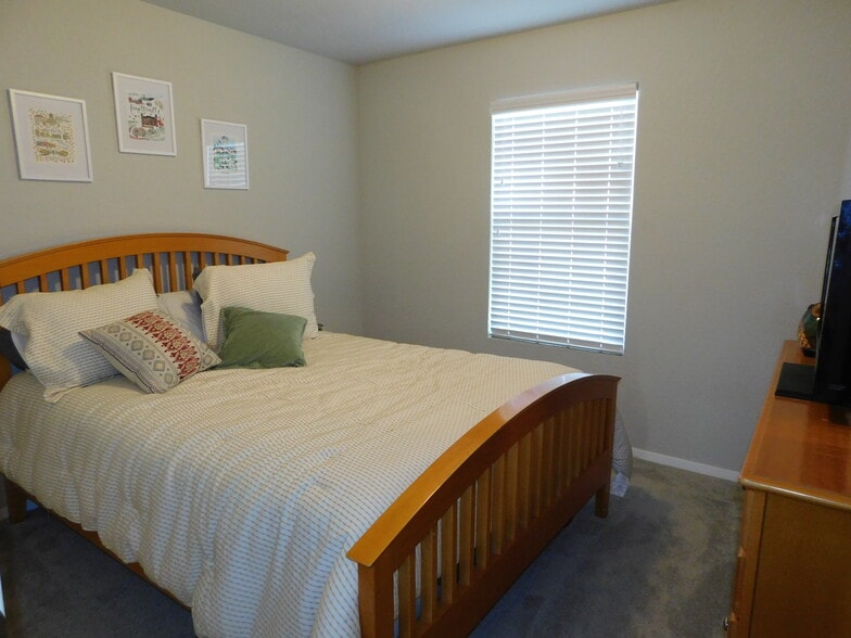 Primary bedroom - 5074 W Claxton Circle