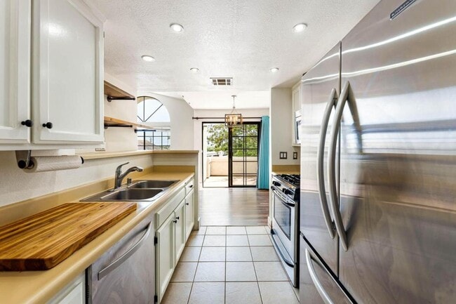 Building Photo - 1240 Franciscan Ct