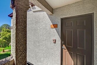 Building Photo - Adorable Southwest condo