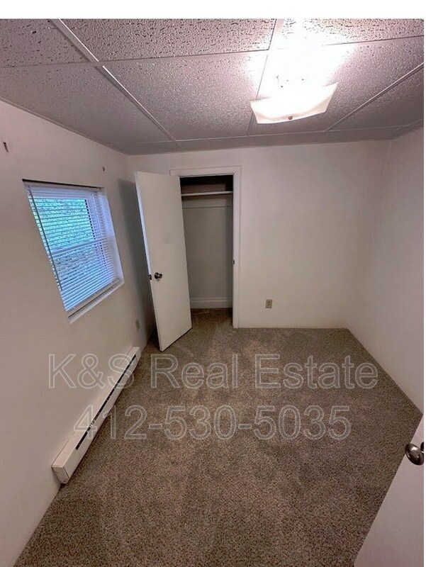 Building Photo - 224 N 5th St