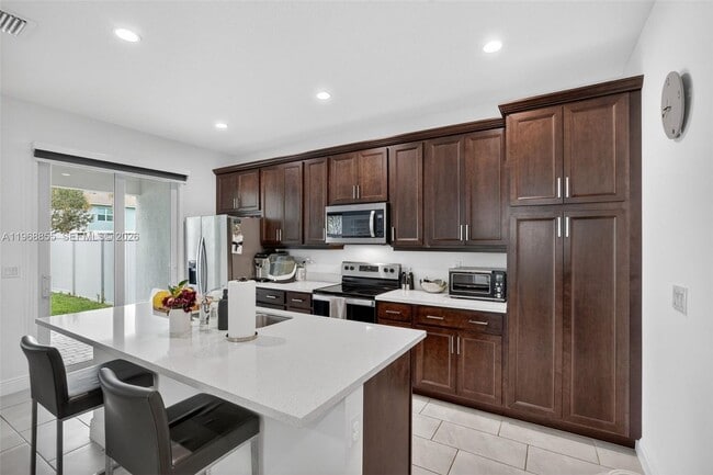 Building Photo - 543 Parsons Wy