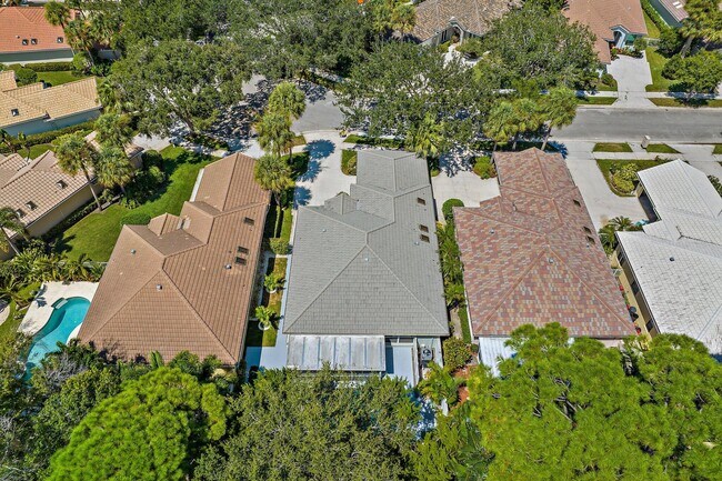 Building Photo - 188 S Hampton Dr