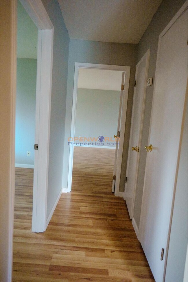 Building Photo - Spacious 4BR Single-Story Home w/ Garage i...