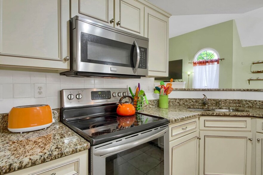 Building Photo - 3492 Heatherwood Ct