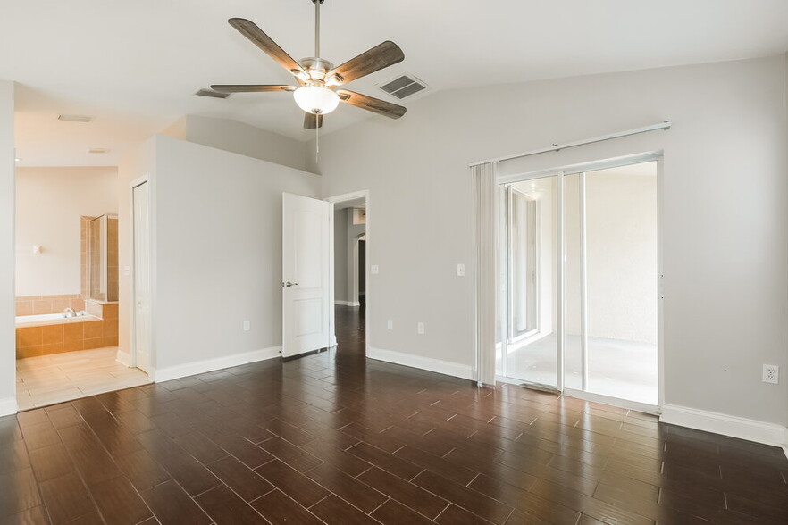 Building Photo - 10124 Coldwater Loop