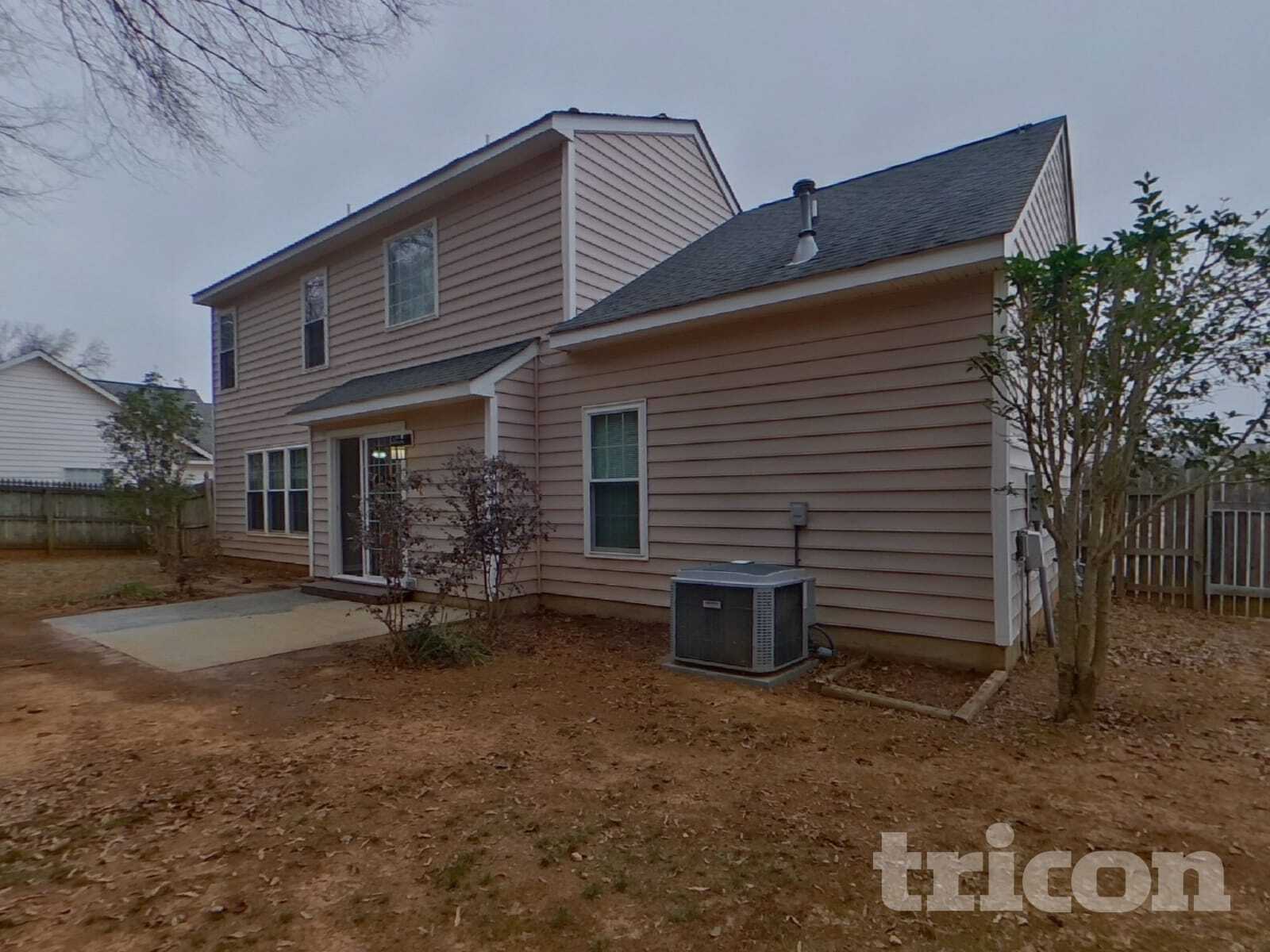 Building Photo - 701 Barbee Farm Dr