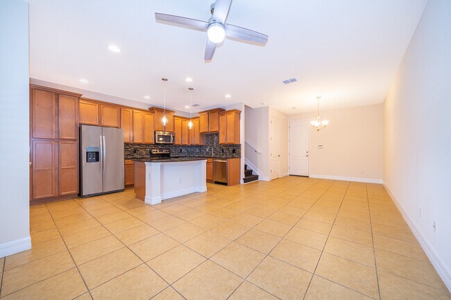 Building Photo - 10132 Eagle Creek Center Blvd