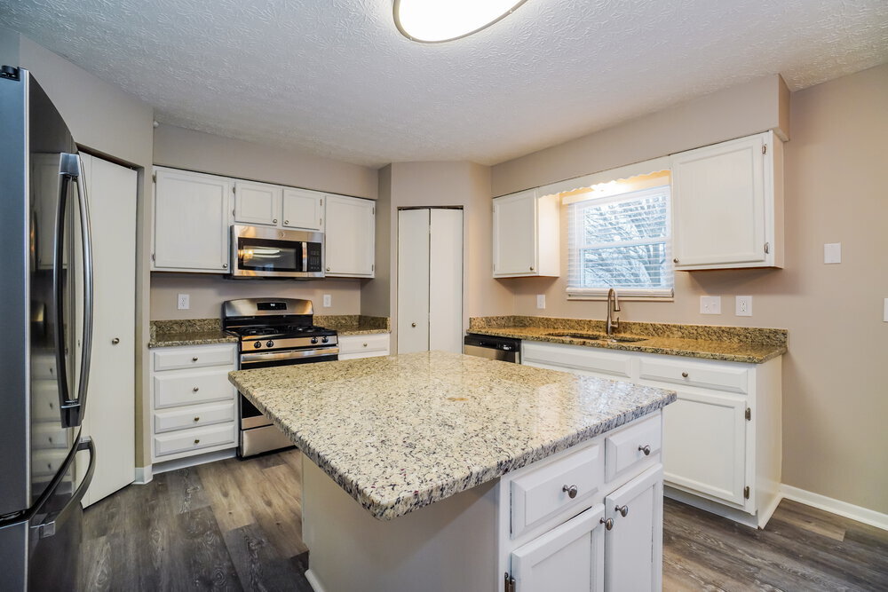Building Photo - 324 Harland Dr