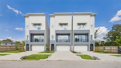 Building Photo - 3413 Daphne St