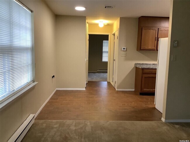 Building Photo - 261 Newcastle Ct