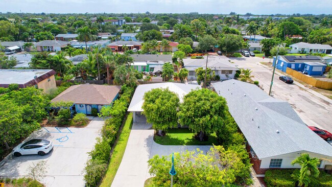 Building Photo - 1425 N Federal Hwy