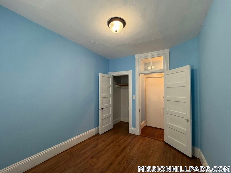 Building Photo - 82 Rockland St