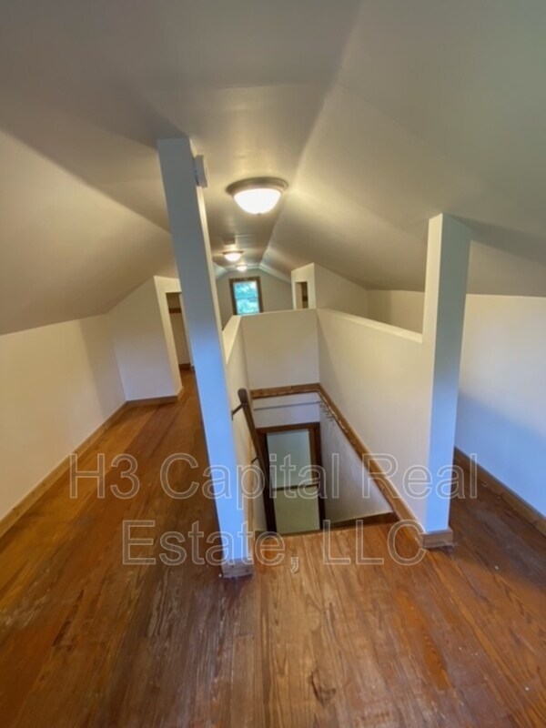 Building Photo - 709 Payne St