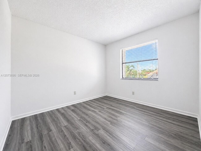 Building Photo - 9730 Hammocks Blvd