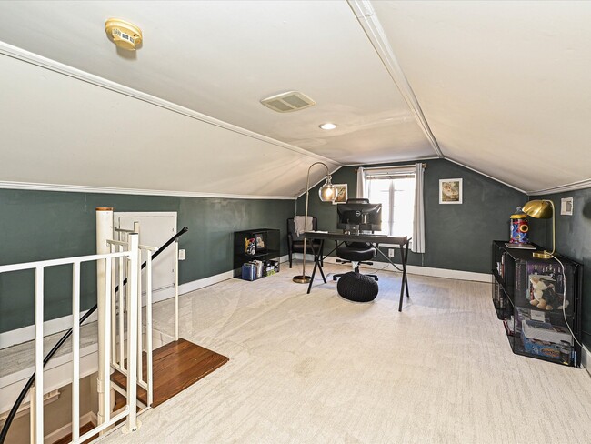 Building Photo - 2331 Chesterfield Ave