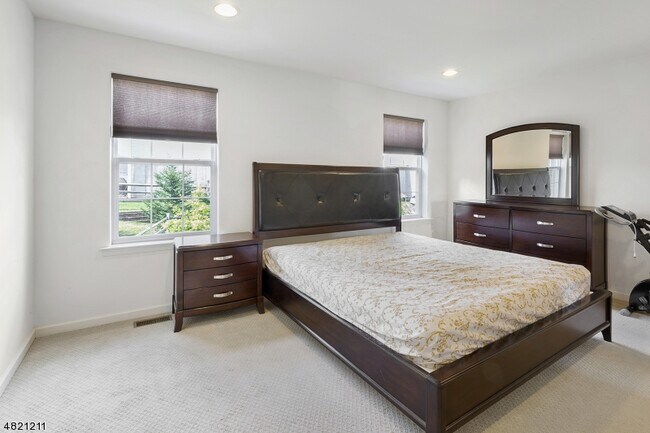 Building Photo - 127 Sowers Dr