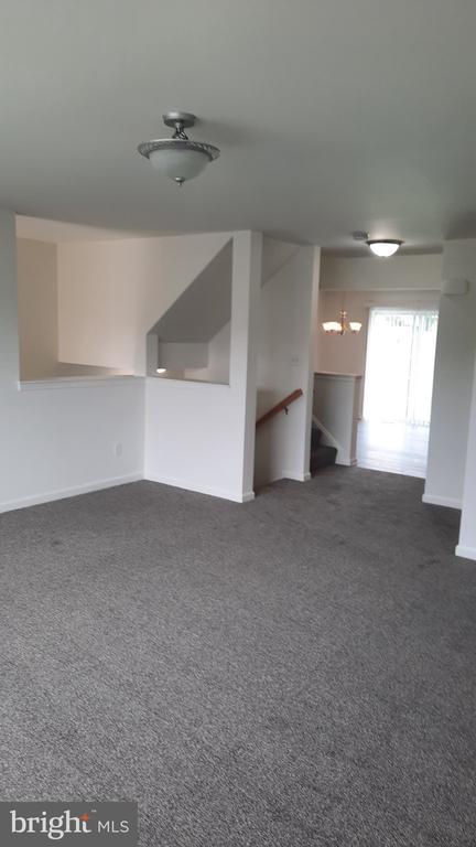 Building Photo - 2441 Newtown Dr