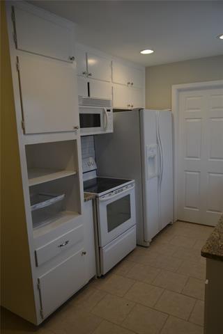 Building Photo - 7616 Parkwood Ln