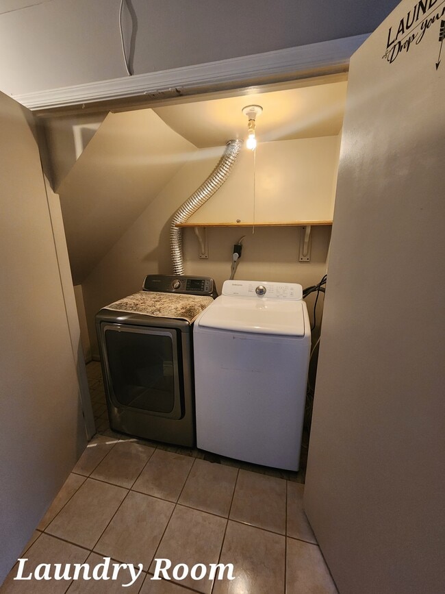 Building Photo - 18859 McFarlin Dr