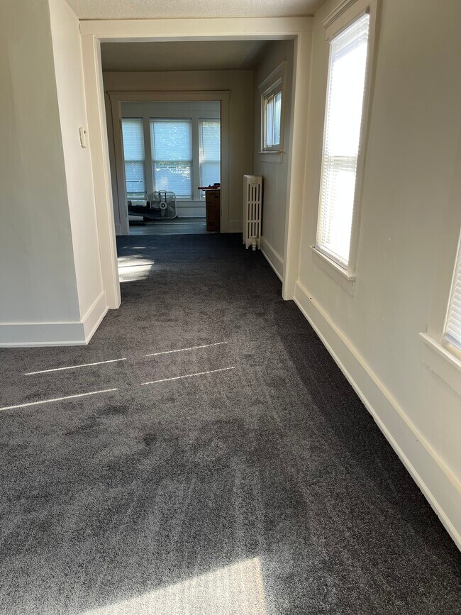 Building Photo - 1459 Fort Park Blvd