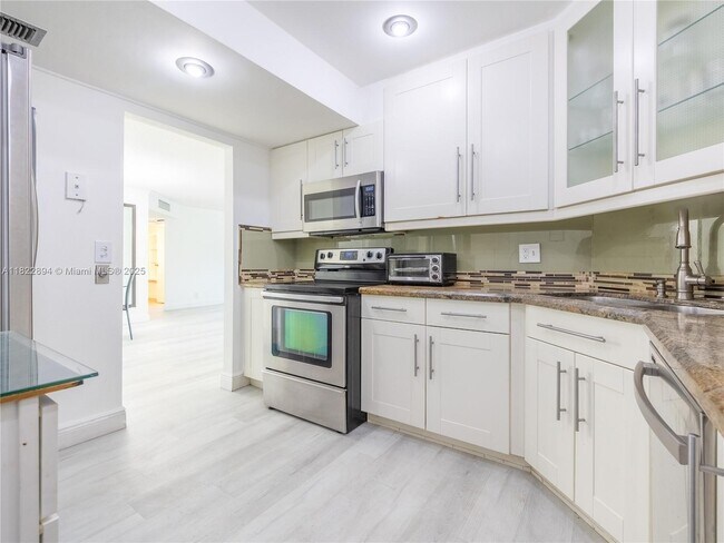 Building Photo - 6300 S Falls Cir Dr