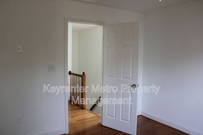 Building Photo - 13800 Fareham Ln