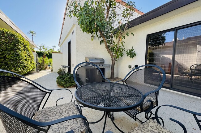 Building Photo - 23 Don Quixote Dr